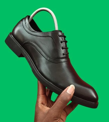 Laced leather official shoes